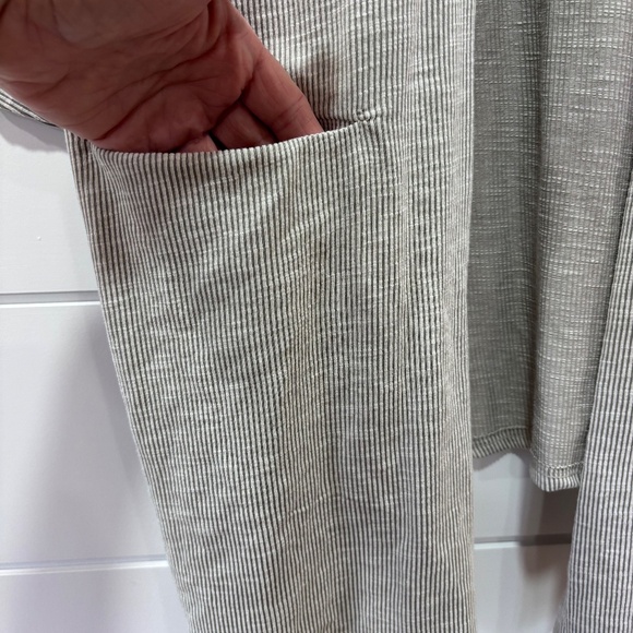 NWT Donni drape front sandwash cardigan neutral colours one size - Picture 8 of 15